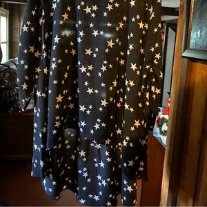 Lady’s Tunic, high low hem.  Like NEW.